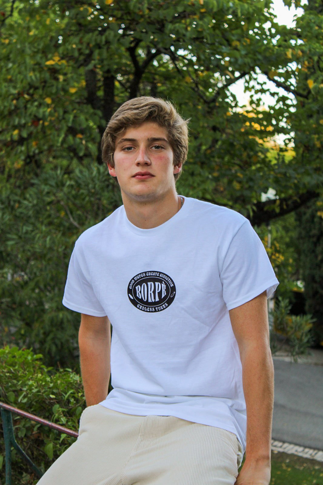 Tee "CHASING ENDLESS TURNS" Regular Fit