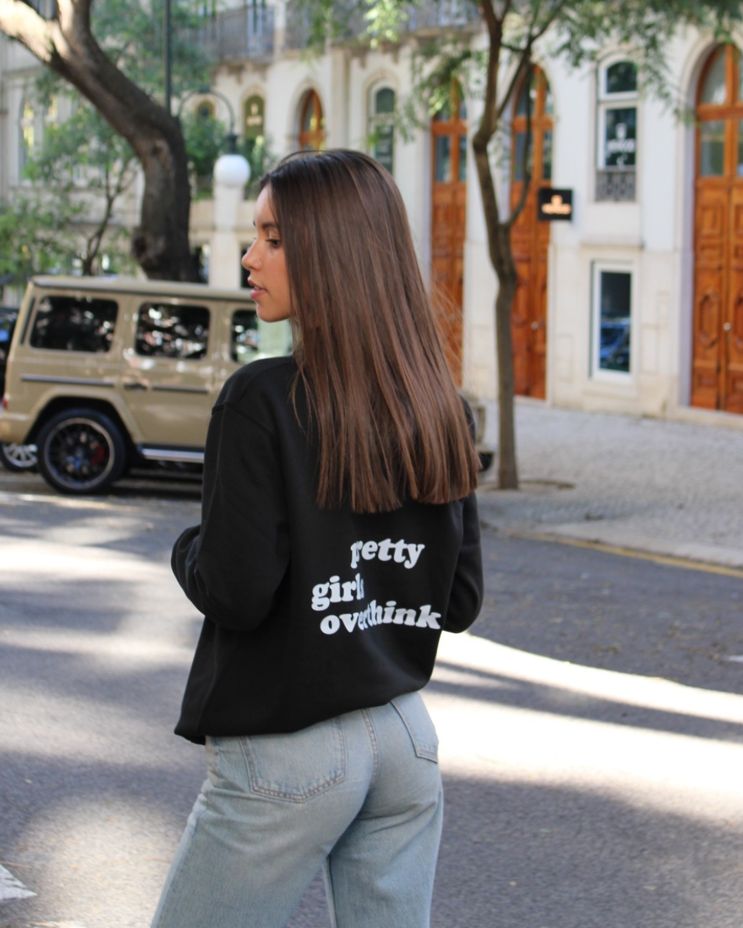 Hoodie "Pretty Girls Overthink"