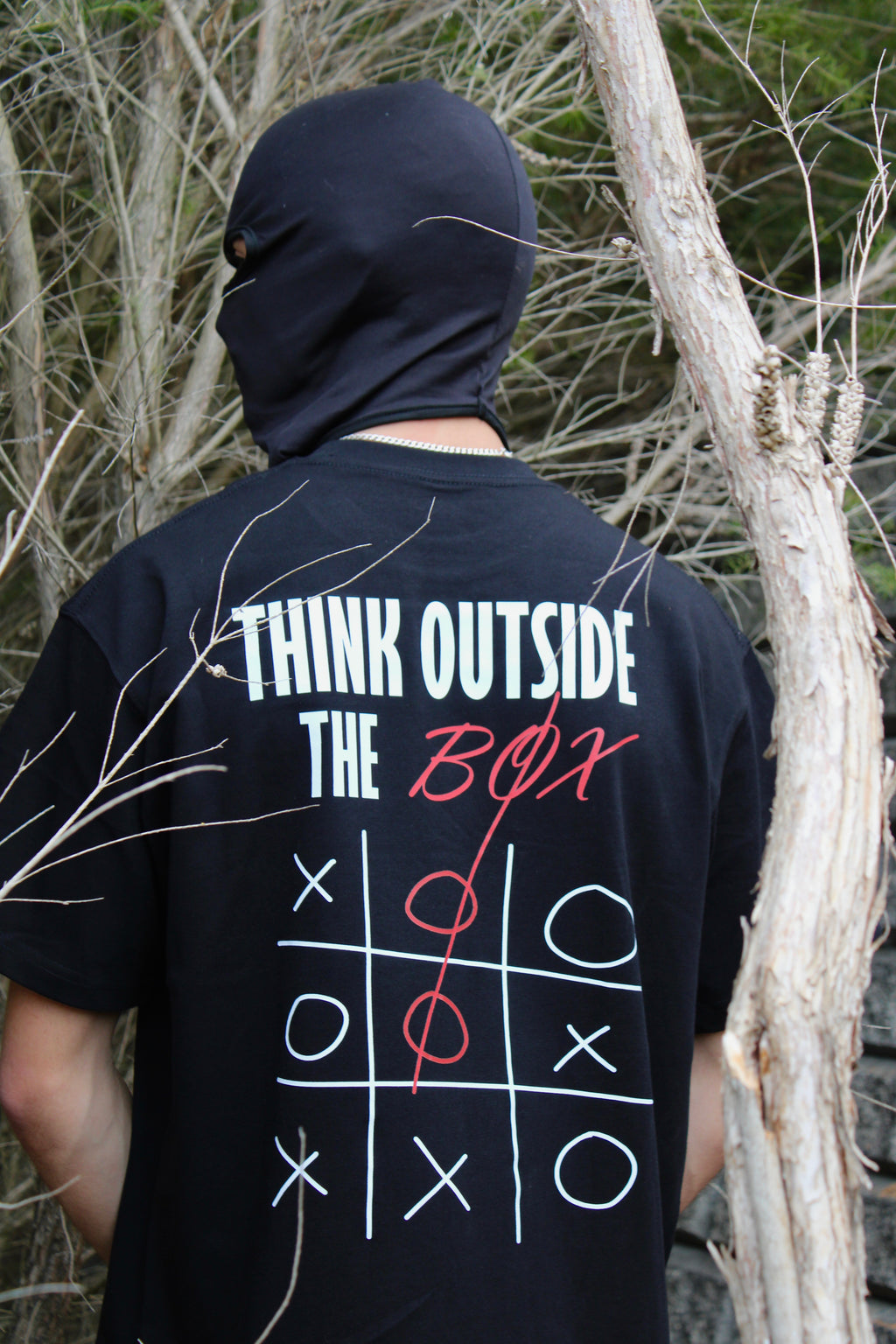 T-Shirt "Think Outside The Box" Black