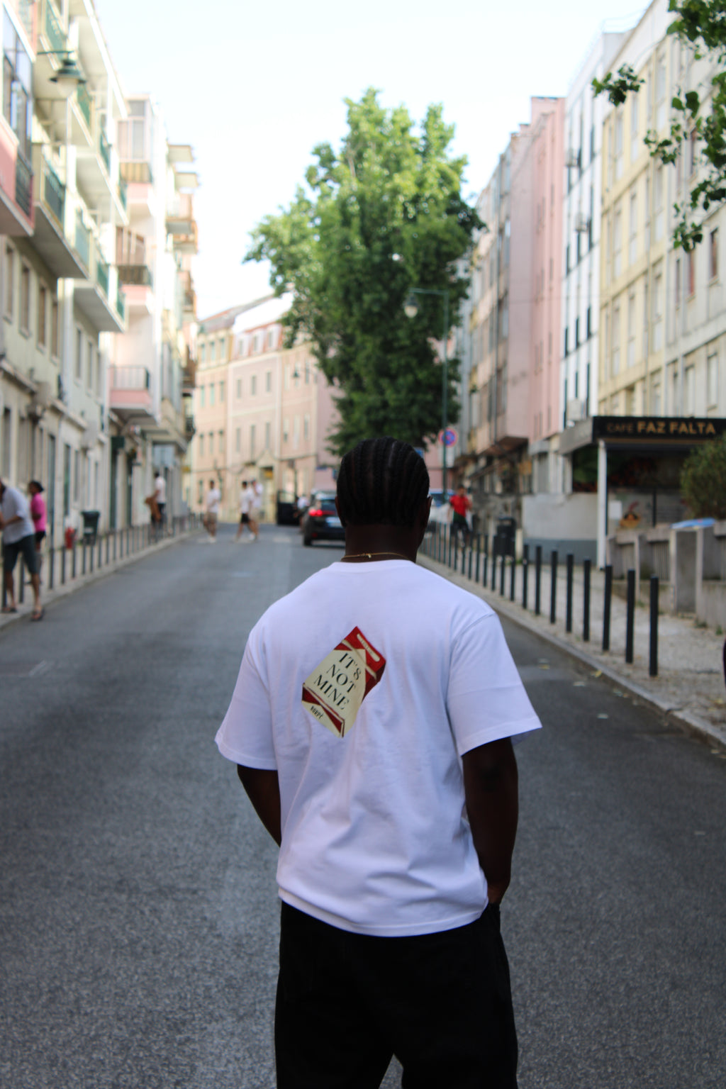 T-Shirt "IT'S NOT MINE"